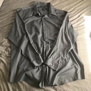 Van Heusen 3XL (20-20 1/2) men’s dark gray long sleeve modern dress shirt.